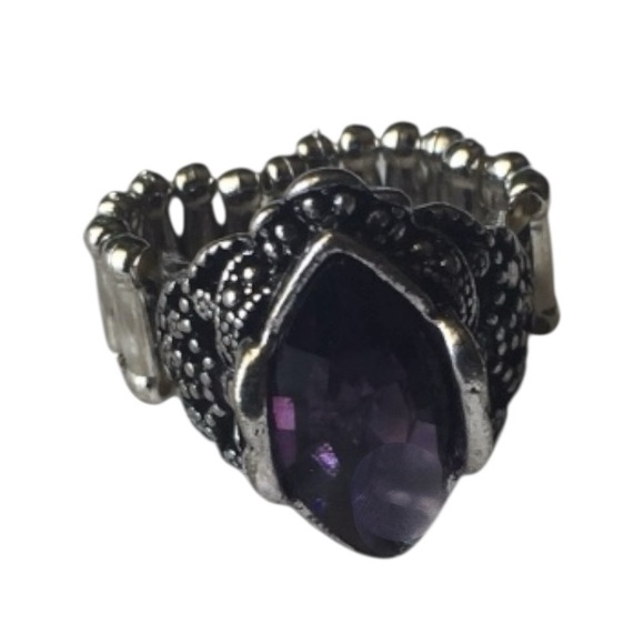Vintage Old Amethyst Ring - Picture 1 of 11